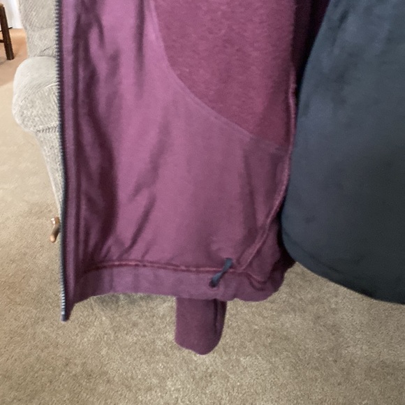 Lululemon Pleat To Street Hoodie Jacket
Size 8 NWOT - Picture 10 of 12